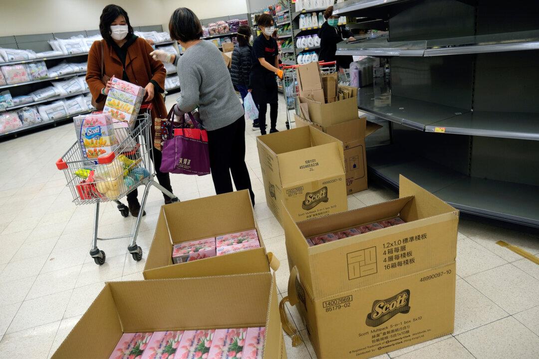 Hongkongers Buy Up Essentials as Coronavirus Fears Mount