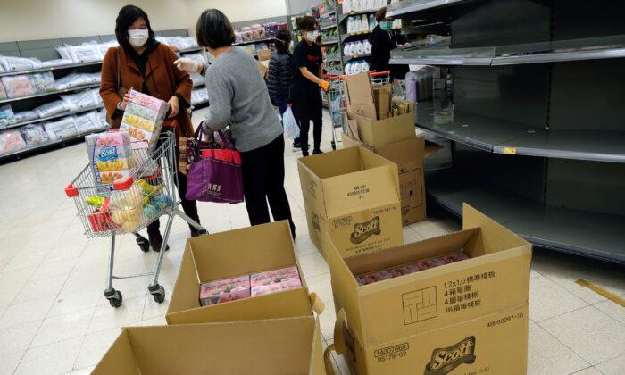 Hongkongers Buy Up Essentials as Coronavirus Fears Mount