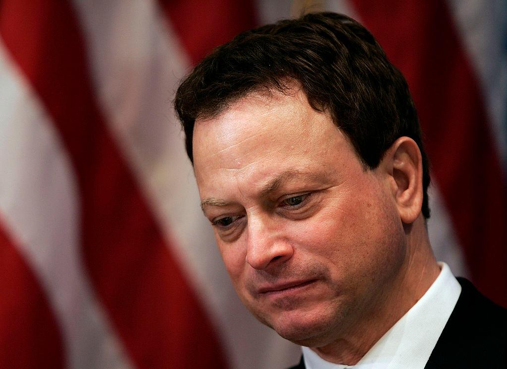 Sinise at the National Press Club in Washington, D.C., in 2007 drawing attention to the effort to build The American Veterans Disabled for Life Memorial. (©Getty Images | <a href="https://www.gettyimages.com/detail/news-photo/actor-gary-sinise-speaks-at-the-national-press-club-january-news-photo/73119894?adppopup=true">Win McNamee</a>)