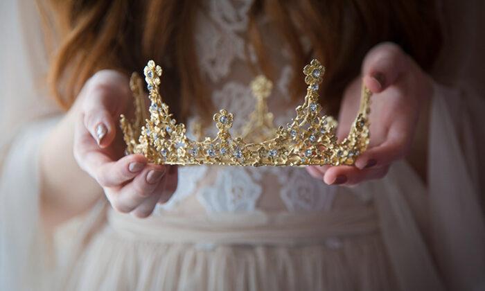 Homecoming Queen Refuses Crown, Insists It Goes to Friend With Down Syndrome