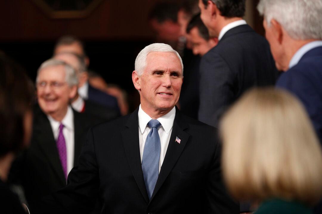 Pence Dismisses Idea of US Buying Nokia, Ericsson to Challenge Huawei