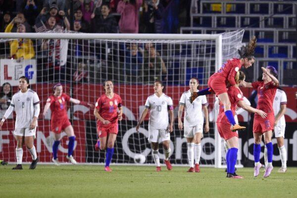 Feb 7, 2020; Los Angeles, California, USA; United States celebrates a goal by midfielder Samantha Mewis (3) shoots a free kick for a goal against Mexico during the second half of the CONCACAF Women's Olympic Qualifying soccer tournament at Dignity Health Sports Park. (Photo by Kelvin Kuo-USA TODAY Sports)