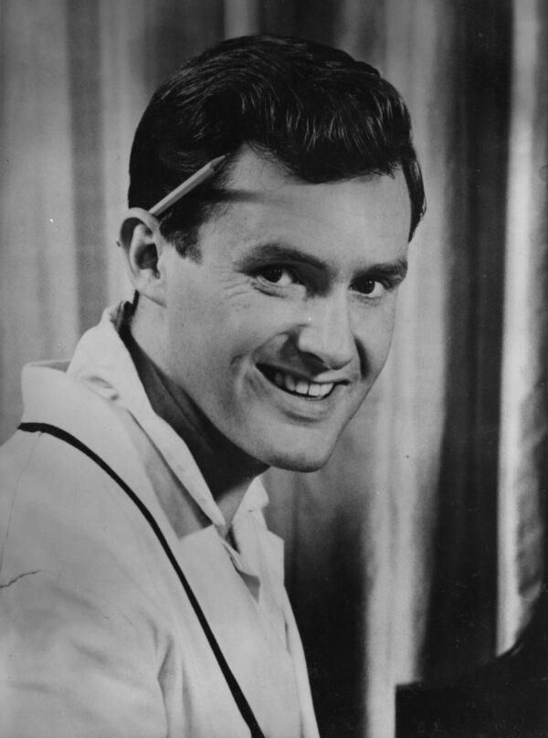 Comedian Orson Bean with a pencil behind his ear on May 28, 1959. (Hulton Archive/Getty Images)