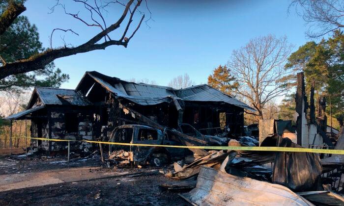 7 Killed in House Fire in Central Mississippi