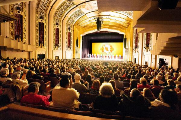 Shen Yun Performing Arts' curtain call at The Bushnell, The William H. Mortensen Hall, in Hartford, Conn, on Feb. 8, 2020. (Edward Dye/The Epoch Times)