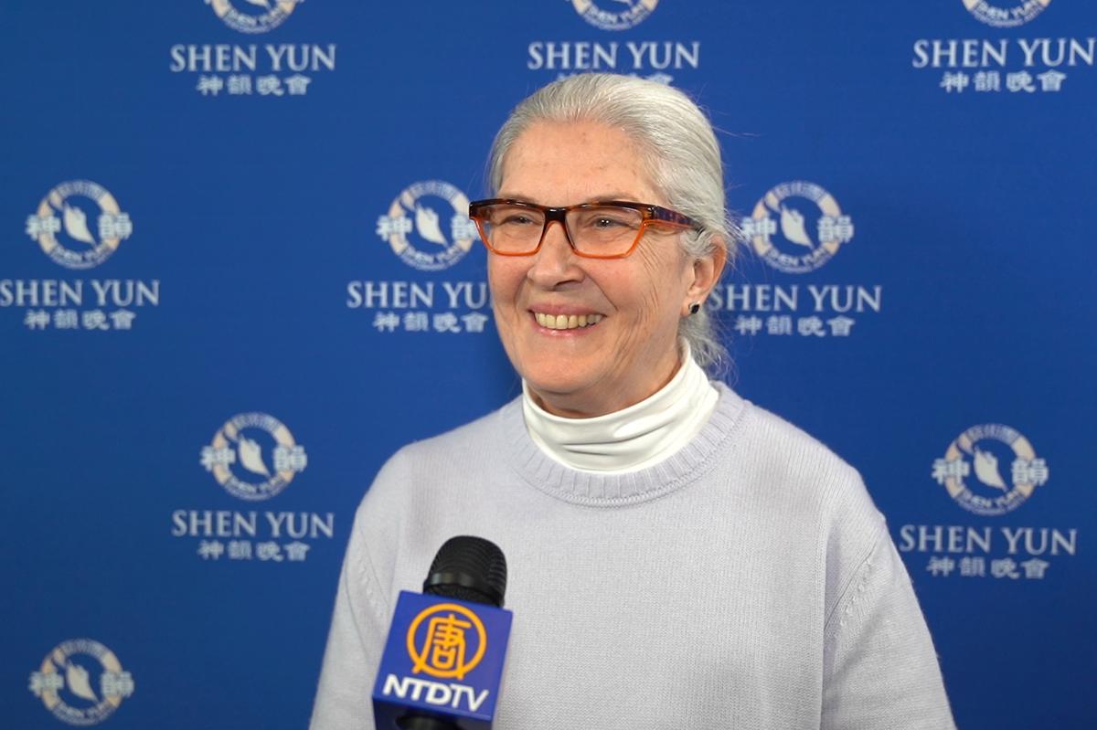 Bank SVP Absolutely Recommends Shen Yun: A ‘Wonderful, Wonderful Performance’
