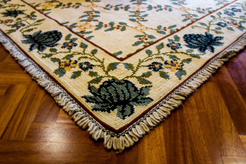 A handmade Arraiolos rug. (Shutterstock)