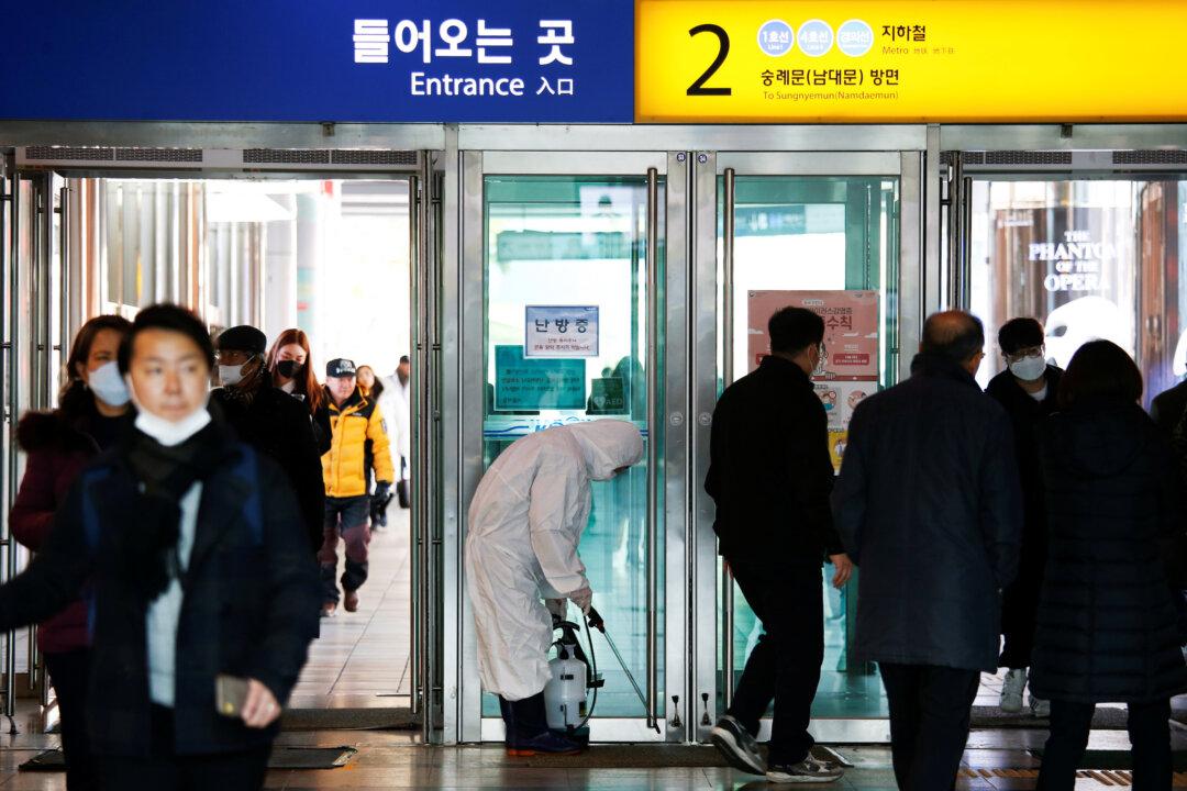 Hundreds of Chinese Firms Seek Billions in Loans Amid Coronavirus Outbreak