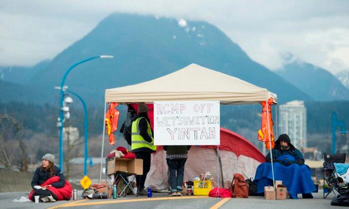Anti-Pipeline Protestors Blocking Access to Vancouver Ports Served With Injunction