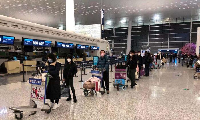 Second Plane Carrying Canadian Evacuees From China Arrives in Canada