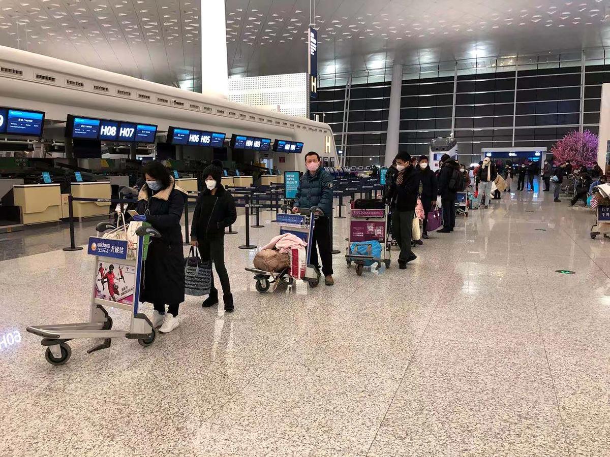 Second Plane Carrying Canadian Evacuees From China Arrives in Canada