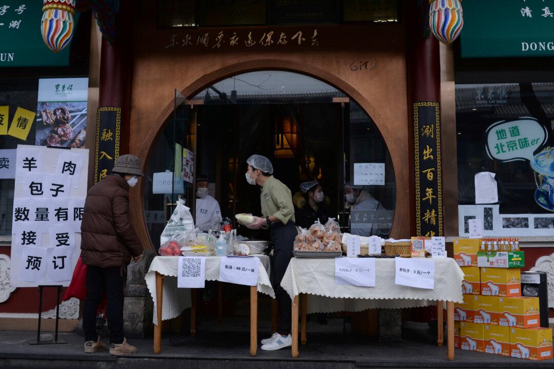 Coronavirus Scare Leaves China’s Empty Restaurants Selling Off Stocks