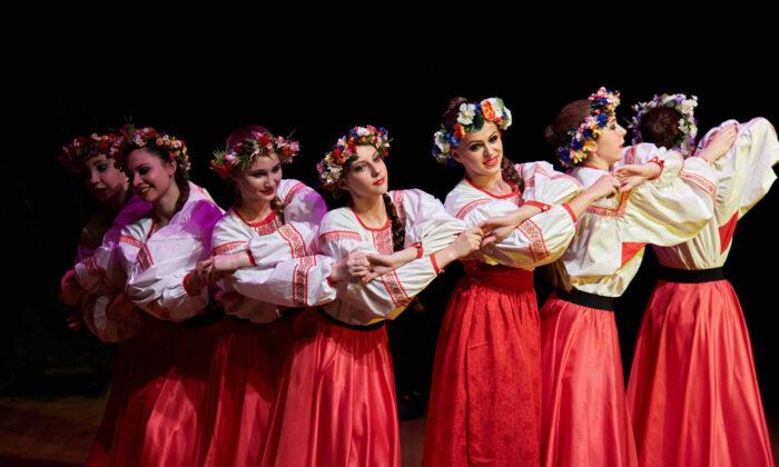No, They’re Not on Roller Skates: 16 Traditional Russian Dancers Perform Mind-Bending Optical Illusion
