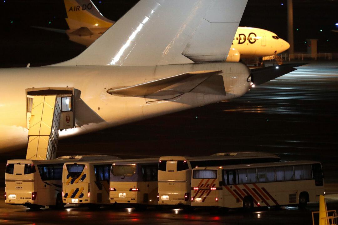 Americans Disembark From Virus-Hit Cruise