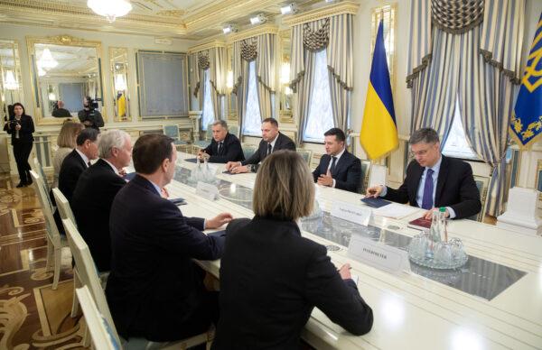 Ukrainian President Volodymyr Zelensky meets with U.S. Sens. Ron Johnson, John Barrasso, and Chris Murphy in Kyiv on Feb. 14, 2020. (Ukrainian Presidential Press Service/Handout via Reuters)