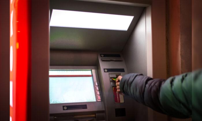 Here’s What Happened to a Little Girl Pictured Doing Her Homework by the Light of an ATM