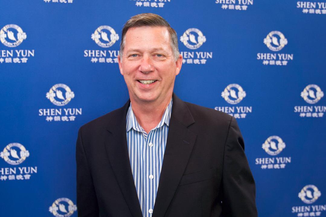 Former US Naval Officer Enjoys Shen Yun’s Spiritual Side