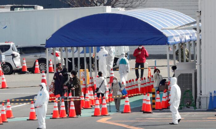 2 Passengers From Coronavirus-Hit Cruise Ship in Japan Die