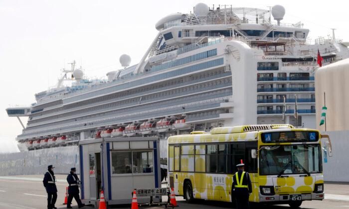 Around 500 Filipinos Quarantined on Cruise Ship in Japan to Return to the Philippines