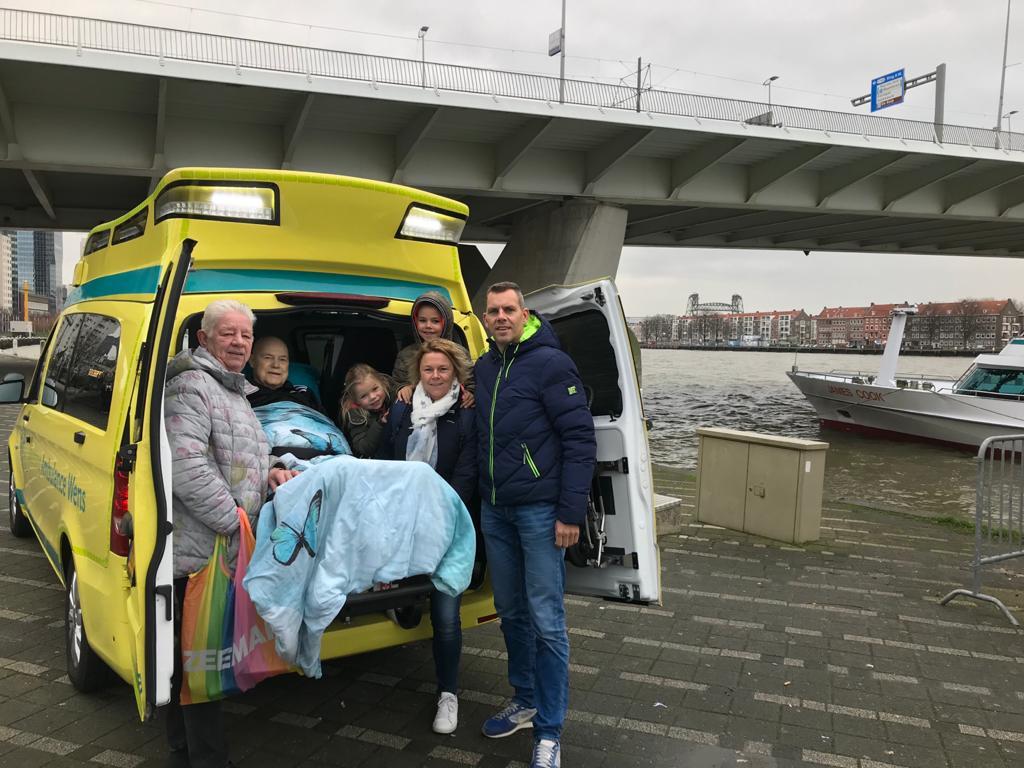 A man gets to revisit the ports of Rotterdam (Photo courtesy of <a href="https://www.facebook.com/StichtingAmbulancewens/photos/a.547790041916906/3105734382789113/?type=3&theater">Stichting Ambulance Wens Nederland</a>)