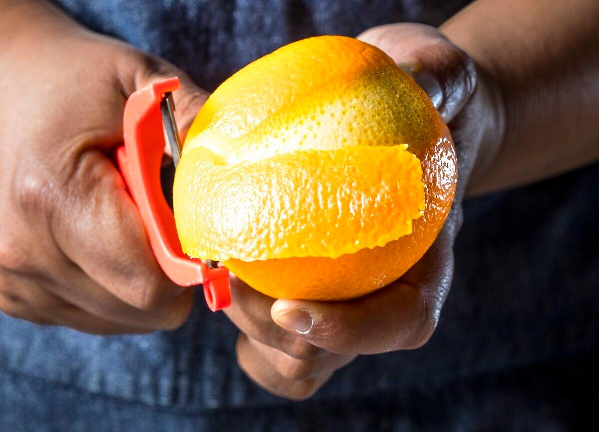 How to Garnish Your Cocktails Like a Professional Bartender