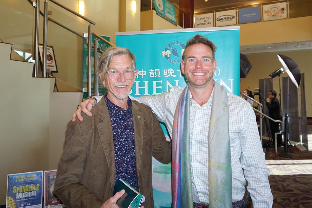 Painter Inspired by the Color, Costumes, and Backdrop in Shen Yun: ‘Astounding’