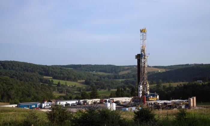 Shortage of Fracking Gear Is Hampering US Shale Oil Output