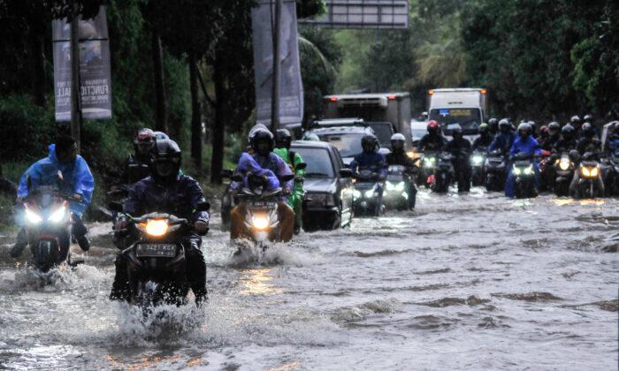 Indonesia’s Low-Lying Capital Flooded for Second Time This Year