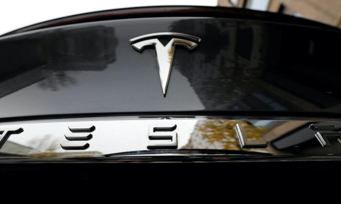 US Safety Board to Issue New Recommendations in Probe of Fatal Tesla Autopilot Crash