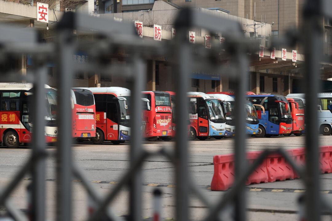 ‘South Gate’ of Beijing Suspends City Bus Services in a Sign of Growing Local Government Financial Crises