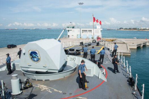 HMCS Vancouver arrives at the port of Singapore after its transit from Hong Kong, on Operation Projection Asia Pacific, on May 16, 2018. (Master Corporal Brent Kenny, MARPAC Imaging Services ET01-2018-0150-156)