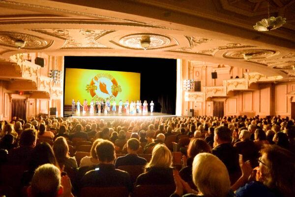 Shen Yun Performing Arts' curtain call at Philadelphia's Merriam Theater, on Feb. 25, 2020. (NTD Television)