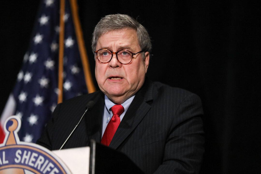 Nearly 2,000 Former DOJ Officials Call on AG Barr to Resign Over Flynn Case