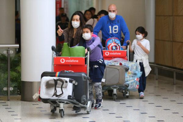 Passengers arrive at Sydney International Airport on Jan. 23, 2020 in Sydney, Australia. (Don Arnold/Stringer/Getty Images)