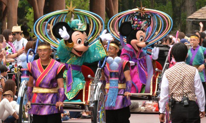 Disneyland in California to Temporarily Close Over Coronavirus