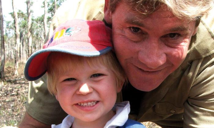 Robert Irwin Perfectly Re-creates Late ‘Crocodile Hunter’ Father’s Likeness in Photo Cuddling a Koala
