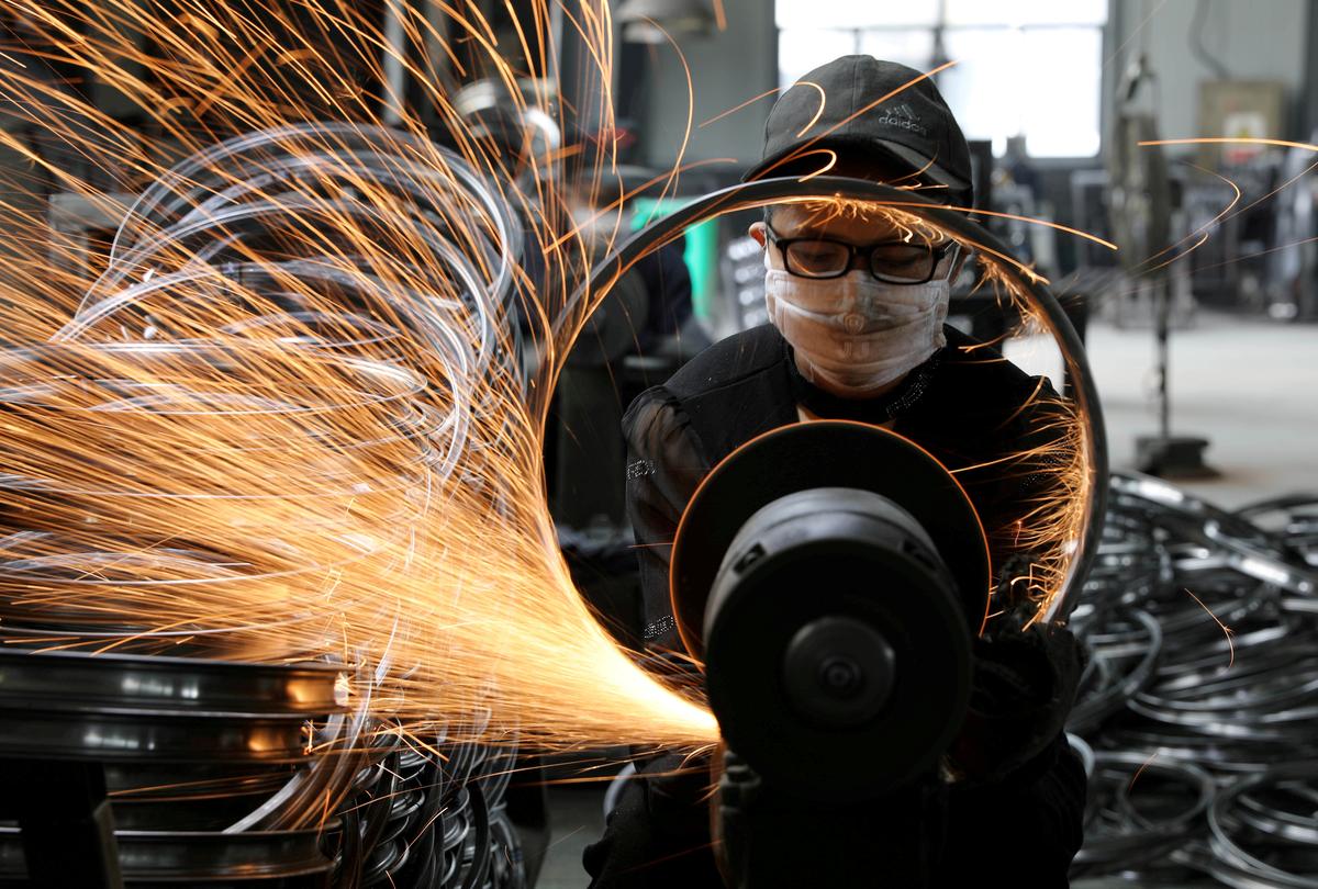 China’s February Factory PMI Seen at Lowest Since 2009 as Coronavirus Slams Production
