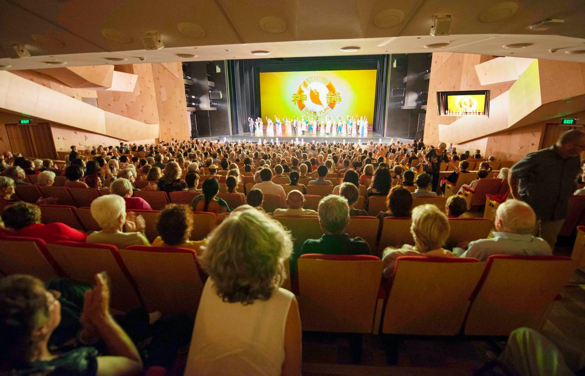 Theatrical Couple Found ‘Happiness and Positivity’ at Shen Yun