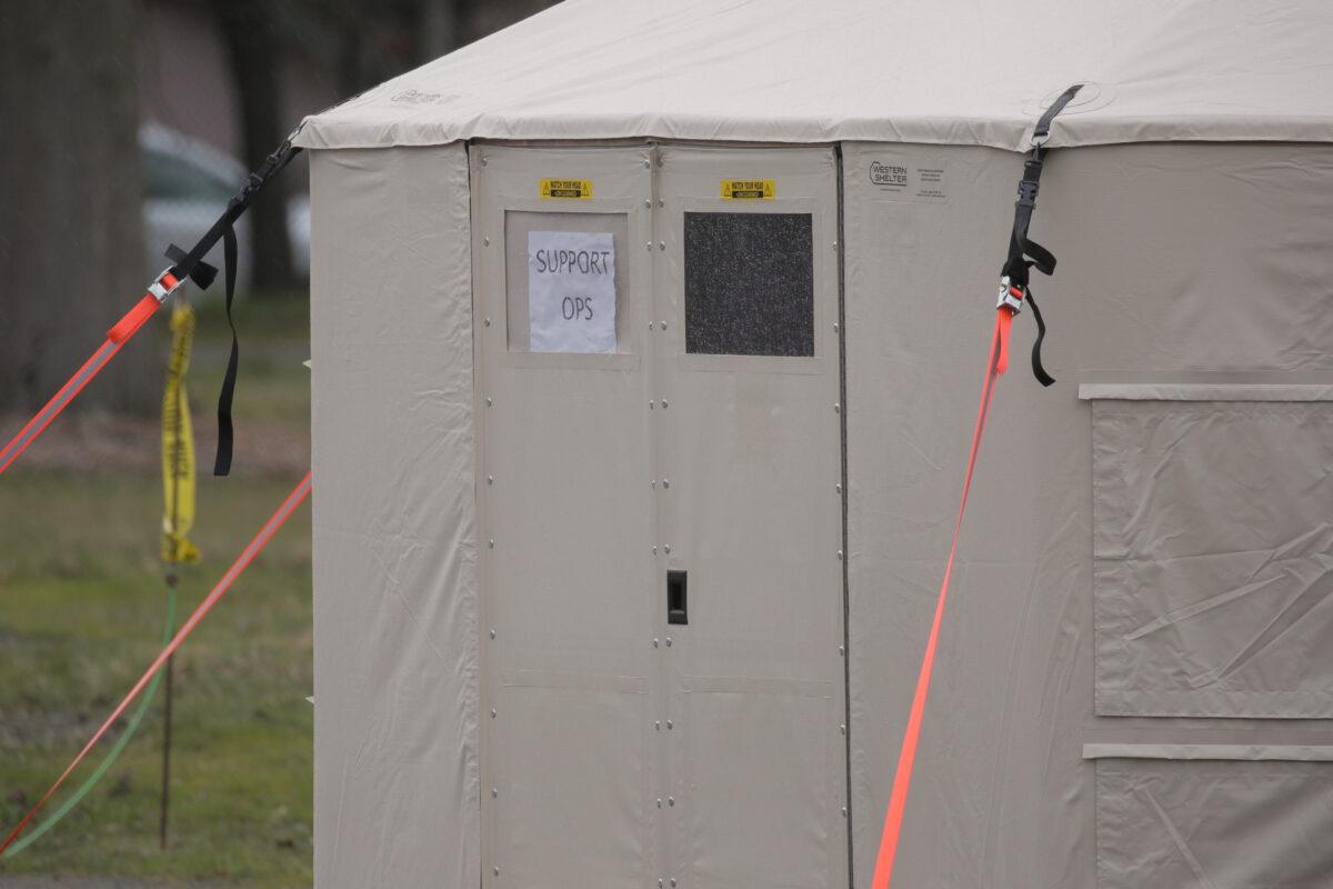 A support operations tent is seen at a earmarked quarantine site for healthy people potentially exposed to novel coronavirus, behind Washington State Public Health Laboratories in Shoreline, north of Seattle, Washington, on Feb. 28, 2020. (David Ryder/Reuters)