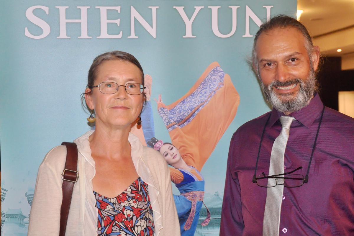 Shen Yun Shows Us ‘Beauty and Strength of Human Spirit Can Overcome,’ Music Teacher Says
