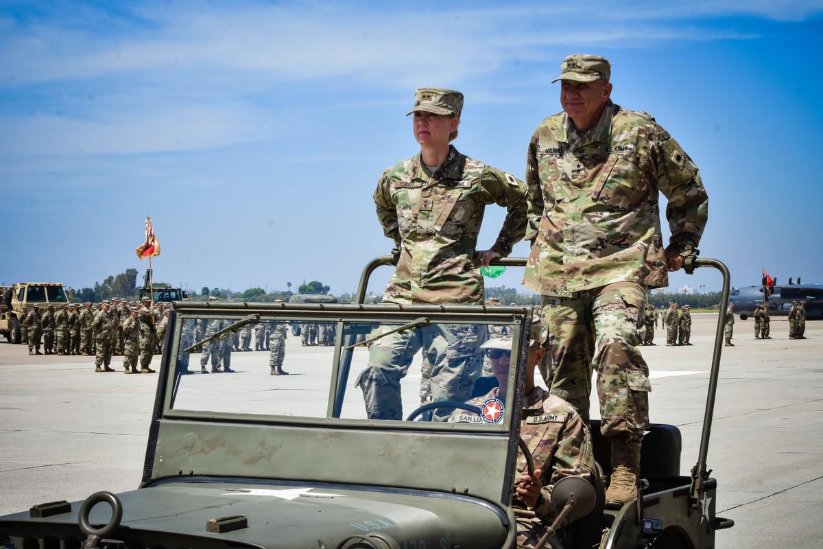 Yeager (L) and Maj. Gen. Mark Malanka (R) during a change-of-command ceremony at Joint Forces Training Base in Los Alamitos, California, on June 29, 2019 (Photo courtesy of DVIDSHUB | <a href="https://www.dvidshub.net/image/5544303/yeager-makes-history-takes-command-california-national-guards-40th-infantry-division">Sgt. 1st Class Benjamin Cossel</a>)