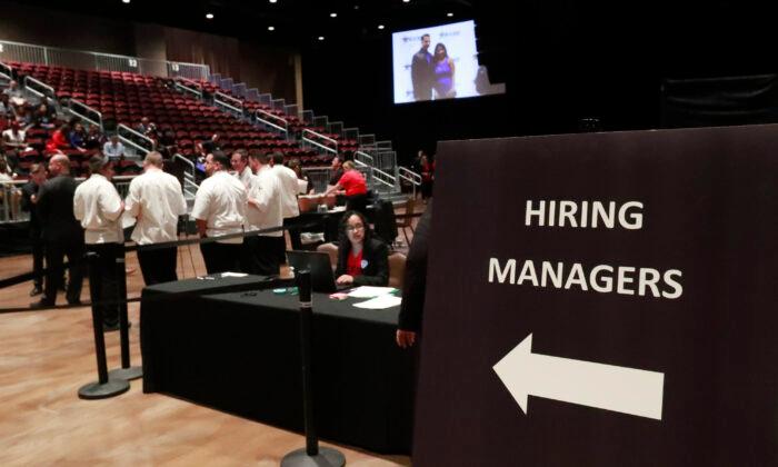 US Private Hiring Exceeds Expectations in September