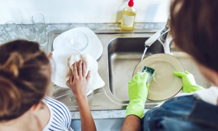 Husband Posts Heartwarming Reason Why He ‘Doesn’t Help’ His Wife With Chores Around the House
