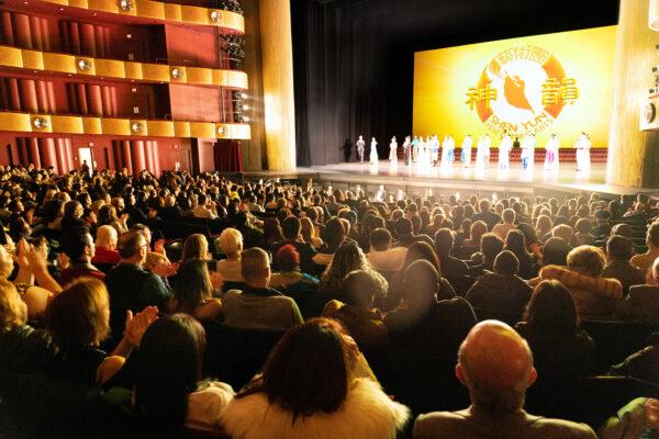 Shen Yun Performing Arts Global Company's curtain call at Lincoln Center in New York, on March 6, 2020. (Edward Dye/The Epoch Times)