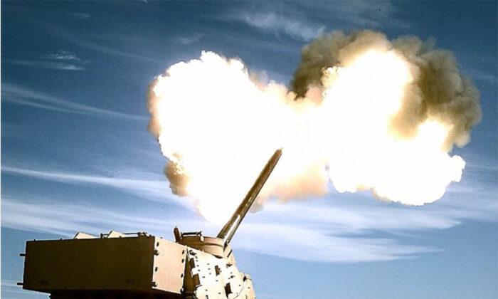 US Army Fires Artillery 40 Miles in Test of Upgraded Cannon