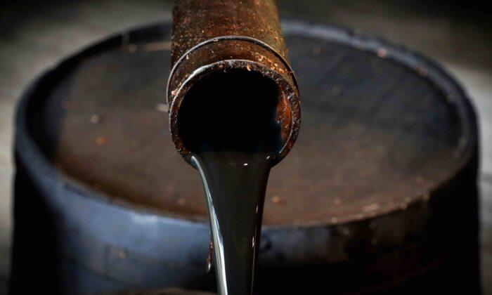 Oil Rises Above $112 as Ukraine Conflict Offsets Iran Supply Hope