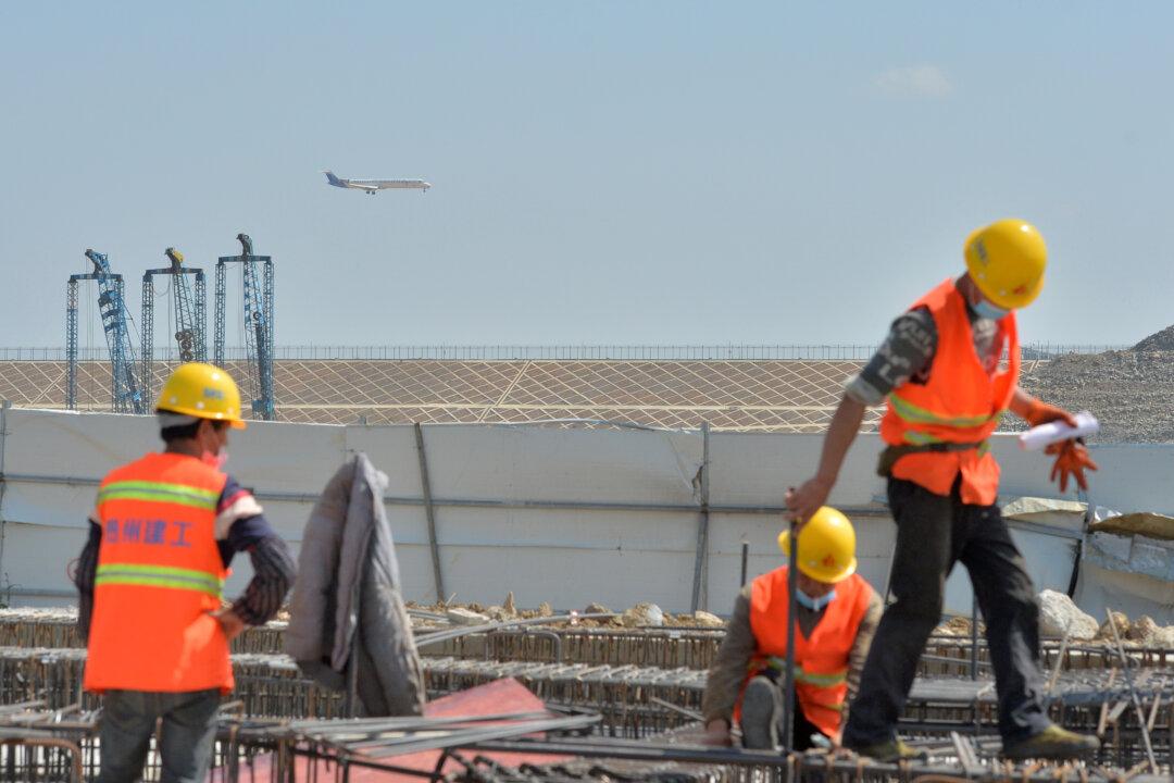 China’s Building Work Stalls in February, as Virus Keeps Workers Indoors