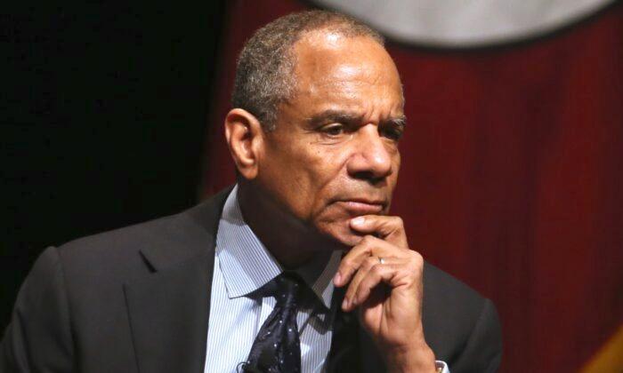 Berkshire Taps Former AmEx CEO Kenneth Chenault for Board As Bill Gates Steps Aside