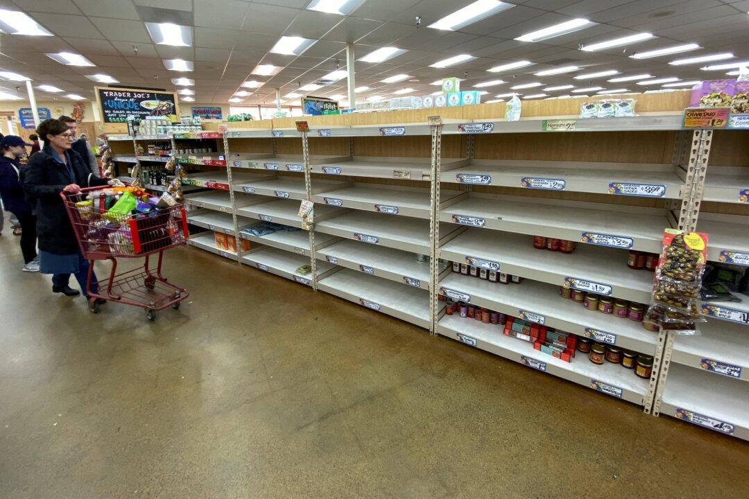 Iowa Governor Issues State of Public Health Disaster, Closes Businesses