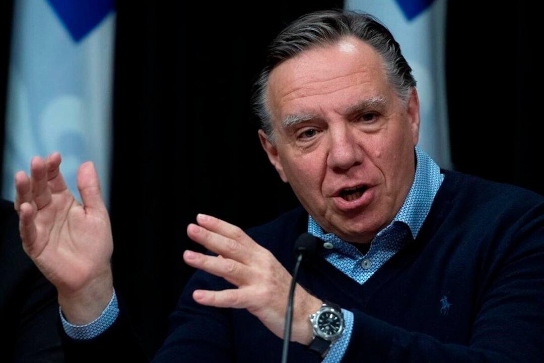 Quebec Orders Bars, Movie Theatres to Close to Limit Spread of COVID-19